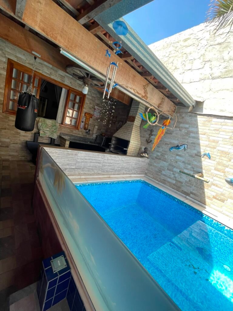 Linda casa em bairro tranquilo – Com piscina